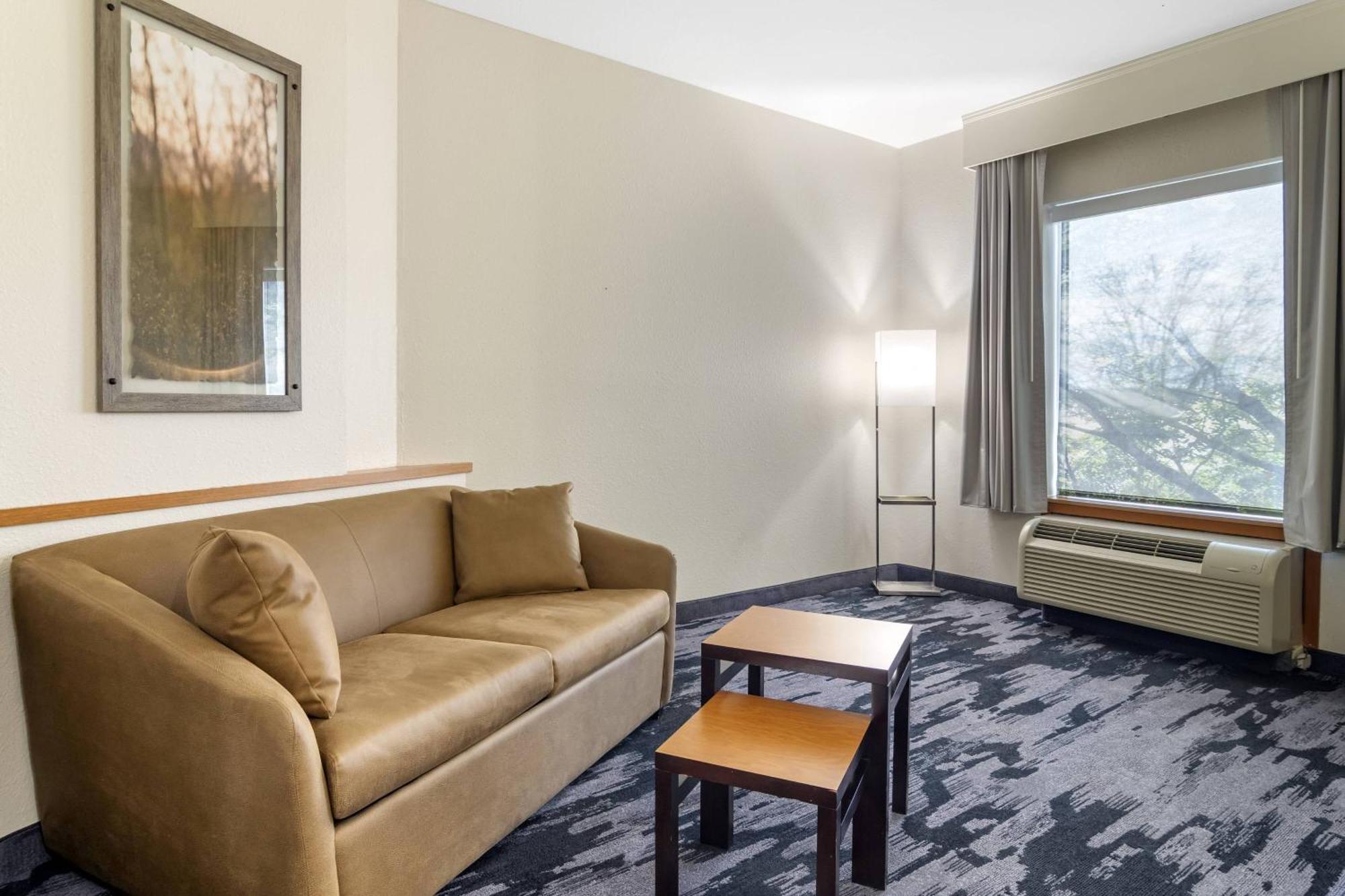 Fairfield Inn & Suites By Marriott Commerce Εξωτερικό φωτογραφία