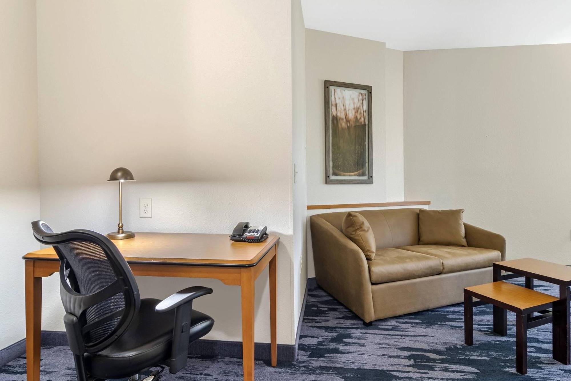 Fairfield Inn & Suites By Marriott Commerce Εξωτερικό φωτογραφία