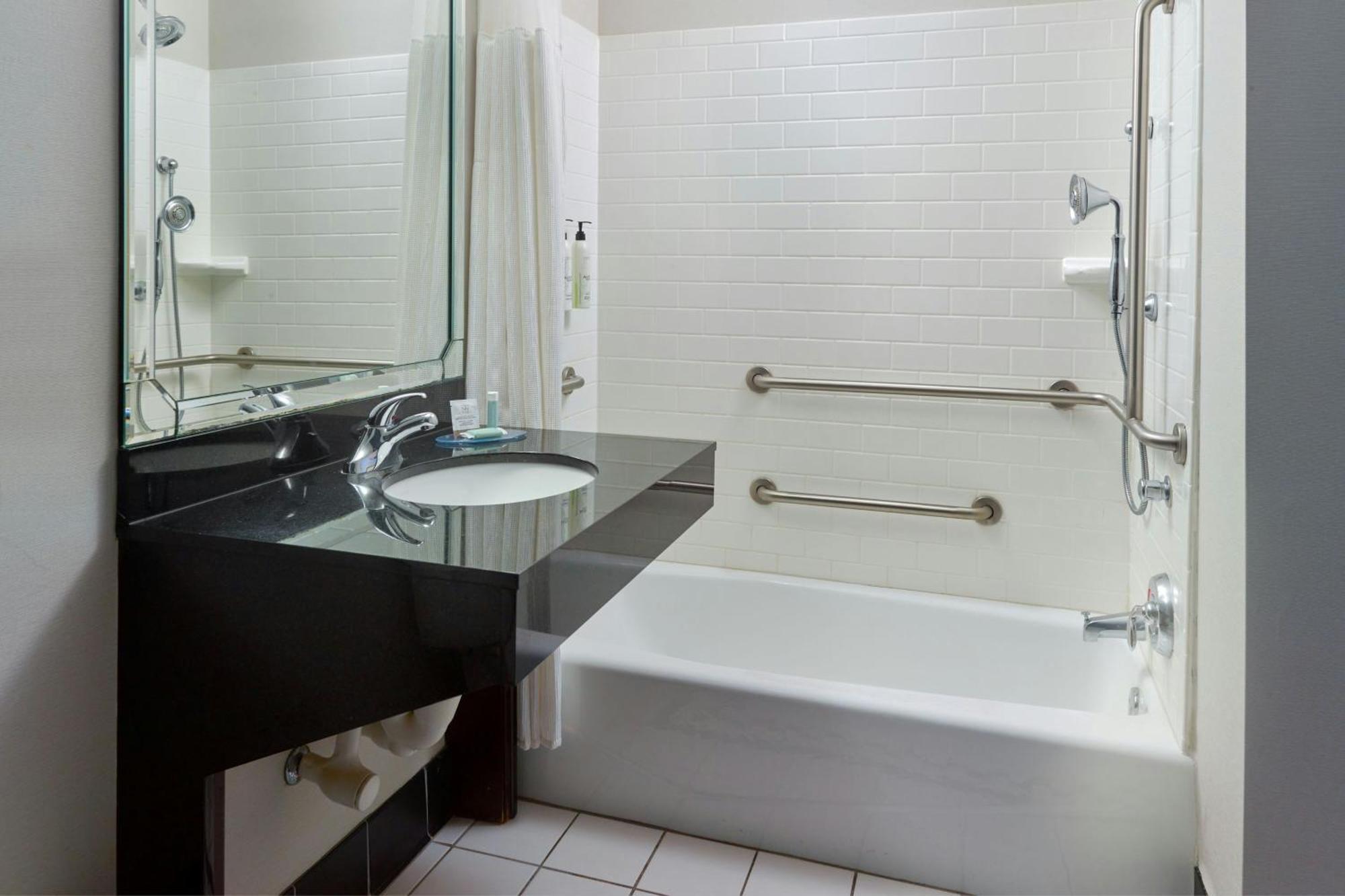 Fairfield Inn & Suites By Marriott Commerce Εξωτερικό φωτογραφία